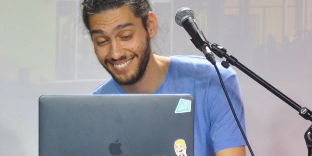 אלקטרוני טכנולוגי במה