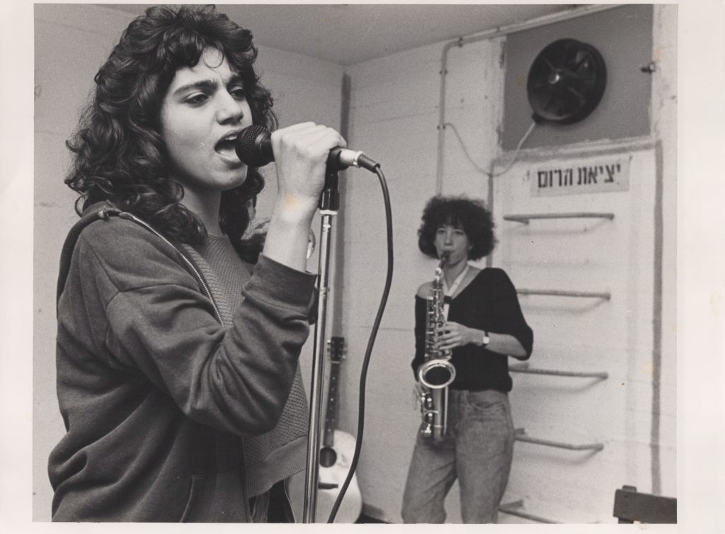 אתי אנקרי באנסמבל רוק של יהודה עדר, שנות ה-80